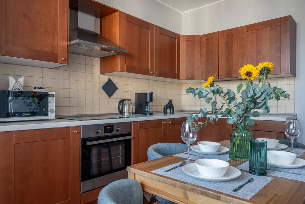 Не в отеле, а в квартире