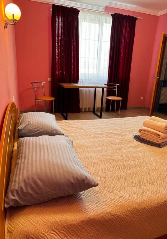 Уютный двухместный номер с большой кроватью