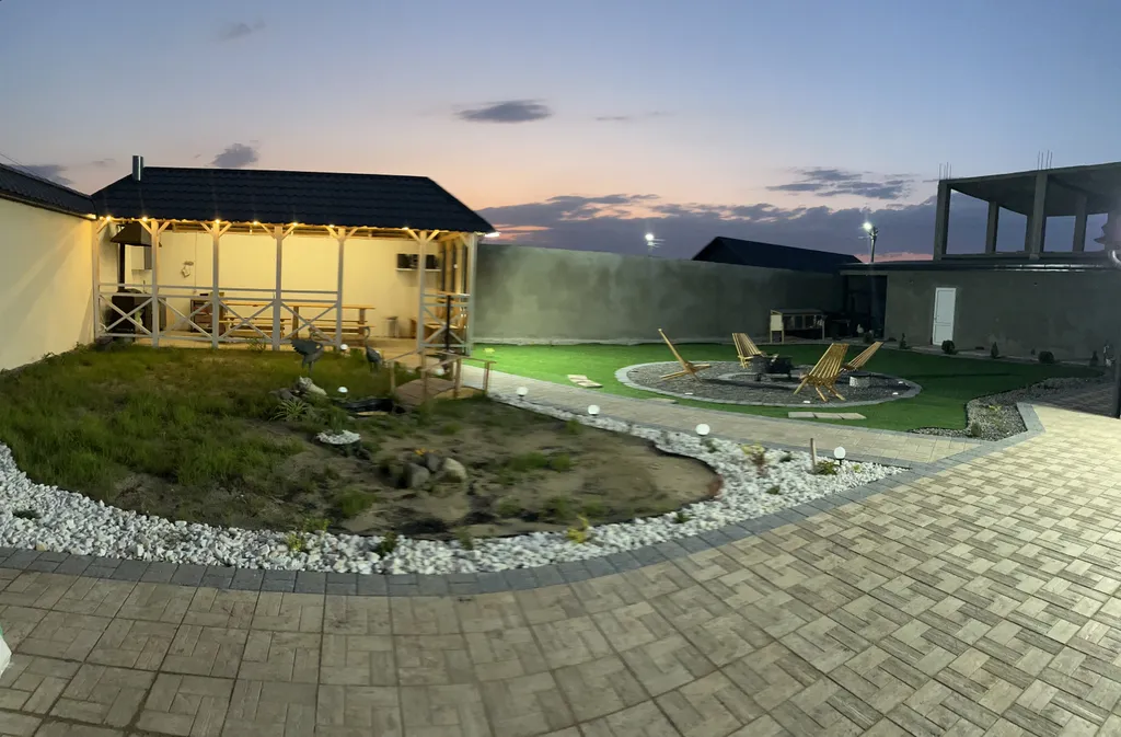 Уютный дом с бассейном