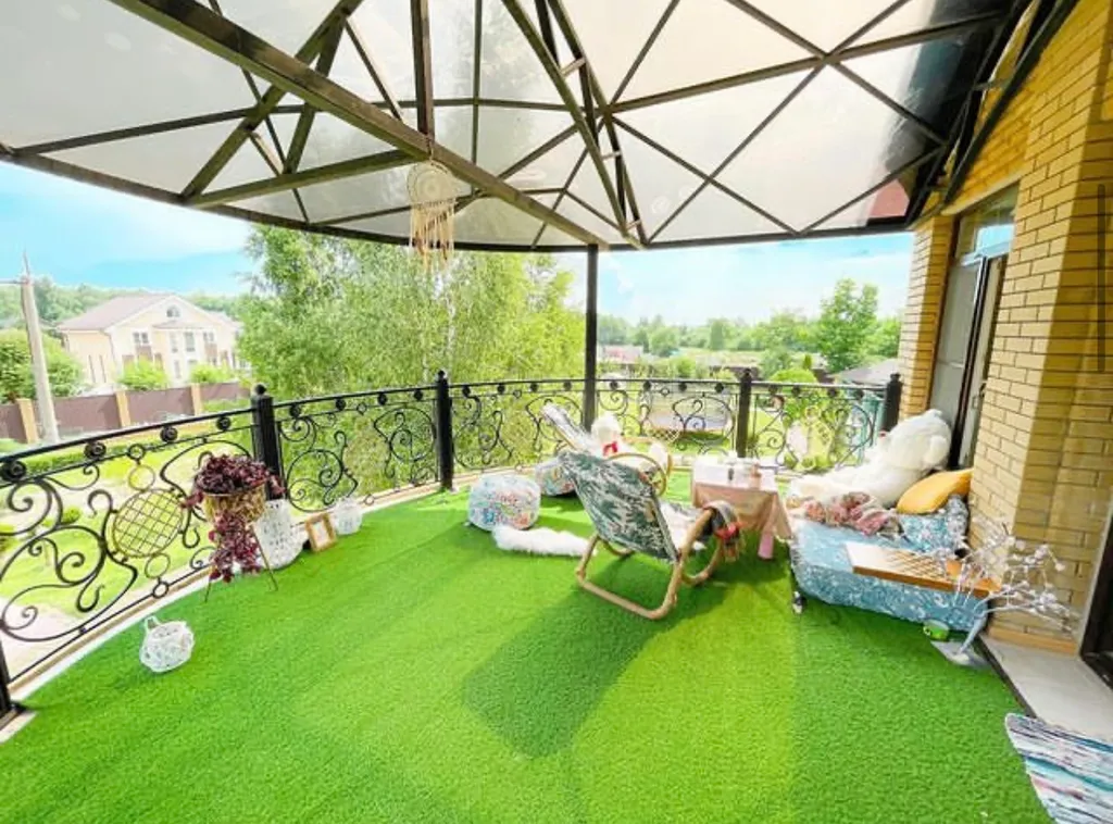 Атмосферный дом с баней, возле леса