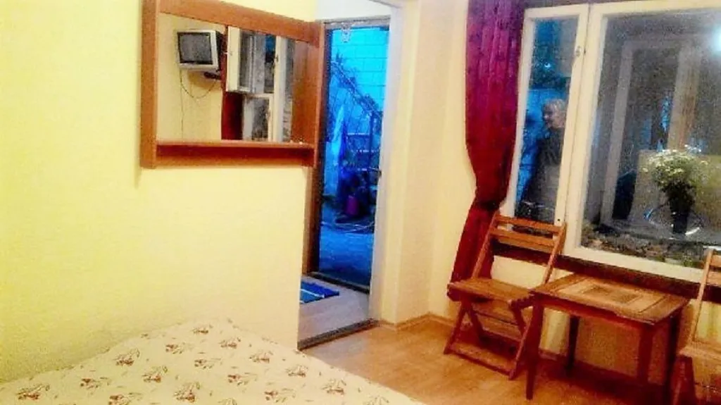 Домик в цветах