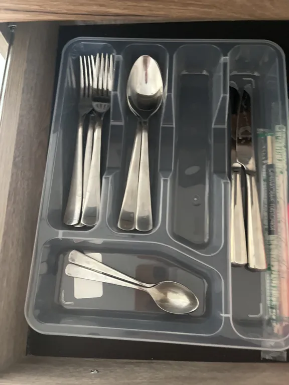 Квартира Квартира с новым ремонтом на первом этаж окна на парковку — Элиста