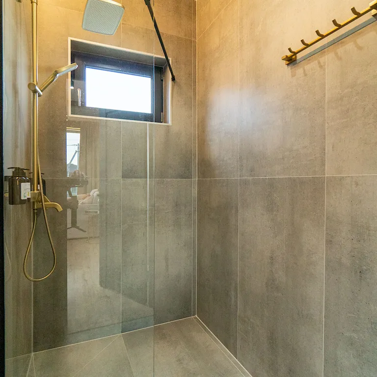 Домик в Икше с сауной и камином (Glassbox108 Premium 2)