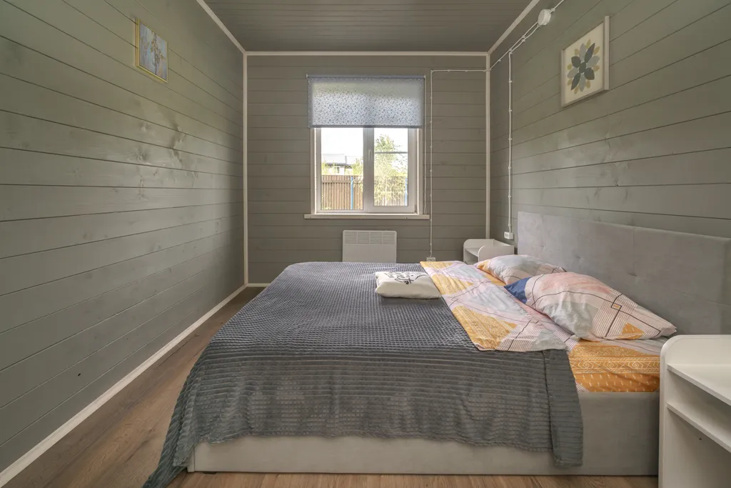 Новый загородный дом у реки с баней и бассейном