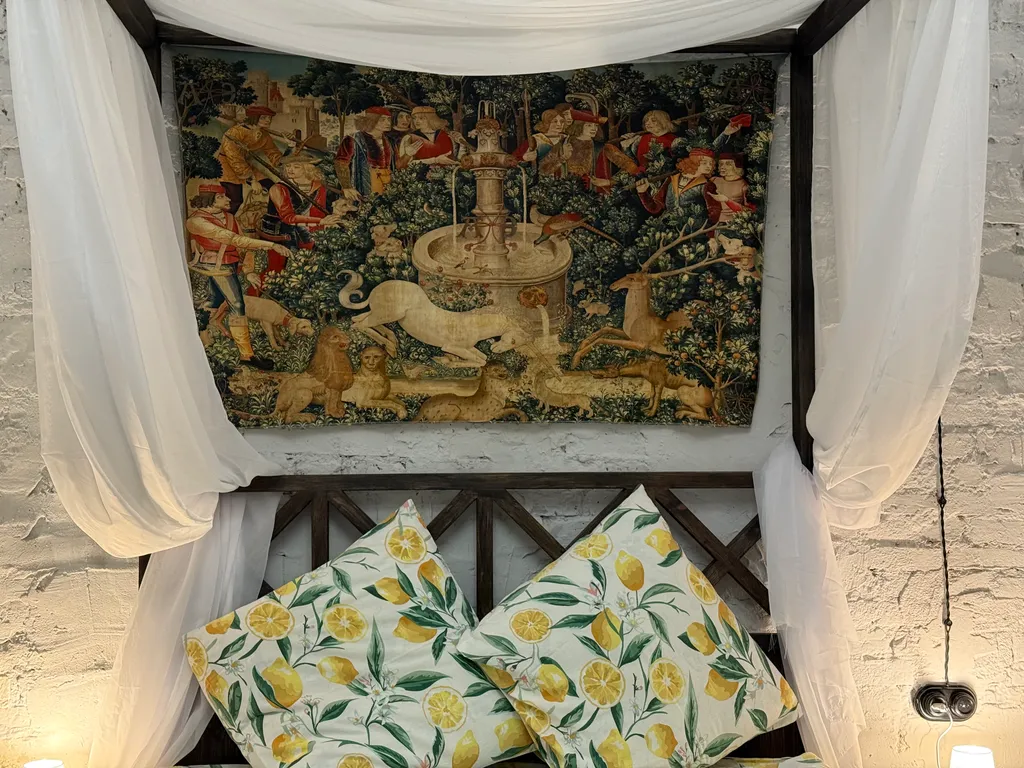 Уютная комната с отдельным входом в центре города