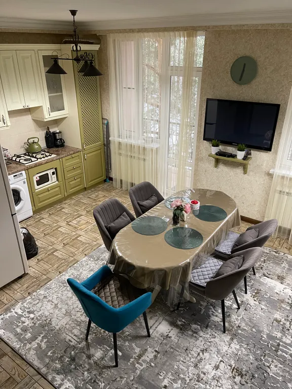 Двухуровневый апартамент с видом на горы