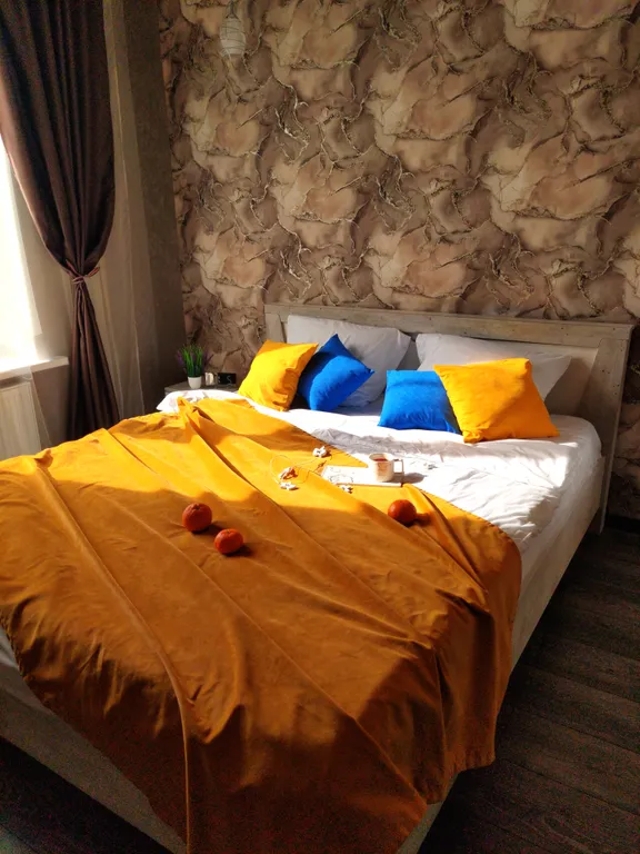 Дизайнерская и просторная квартира недалеко от центра — аренда посуточно в Сургут