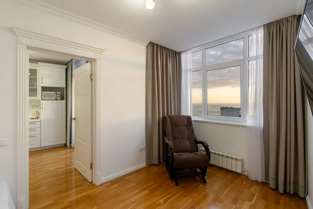 Светлые апартаменты с видом на море