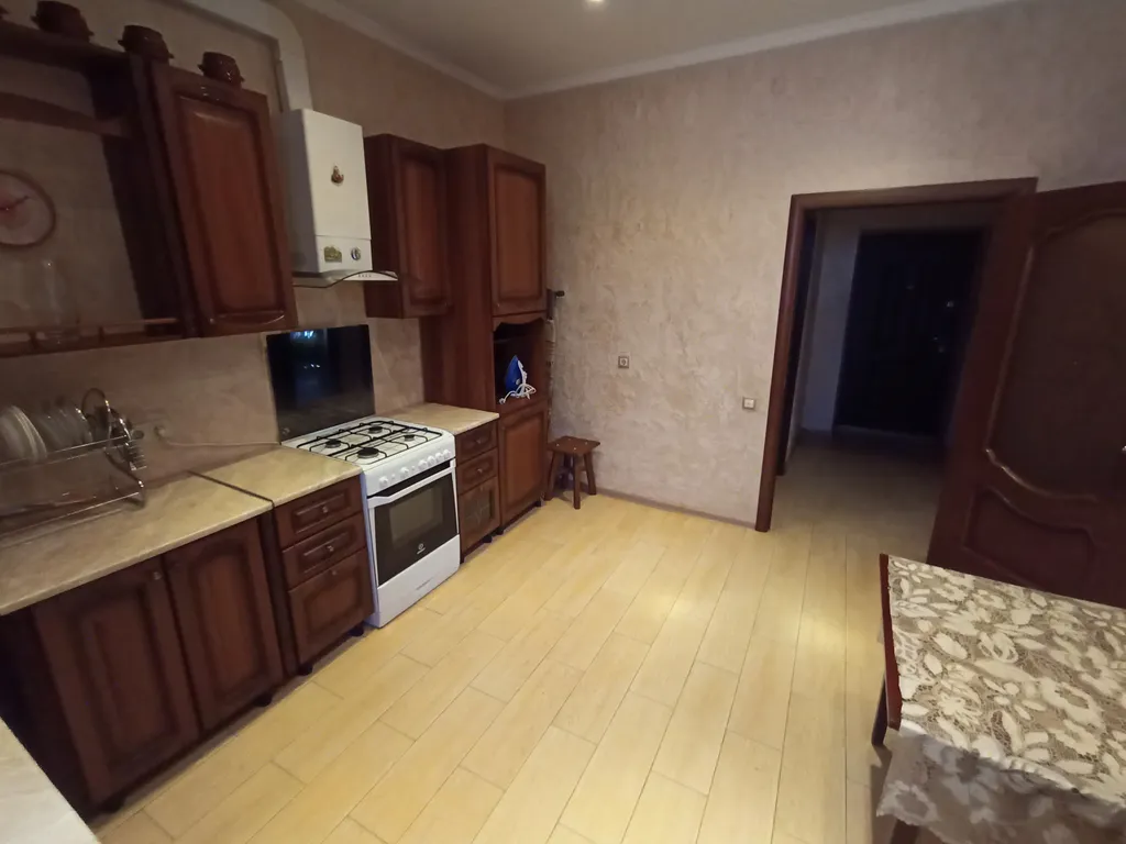 Дом в центре города, рядом с парком и в пешей доступности до моря