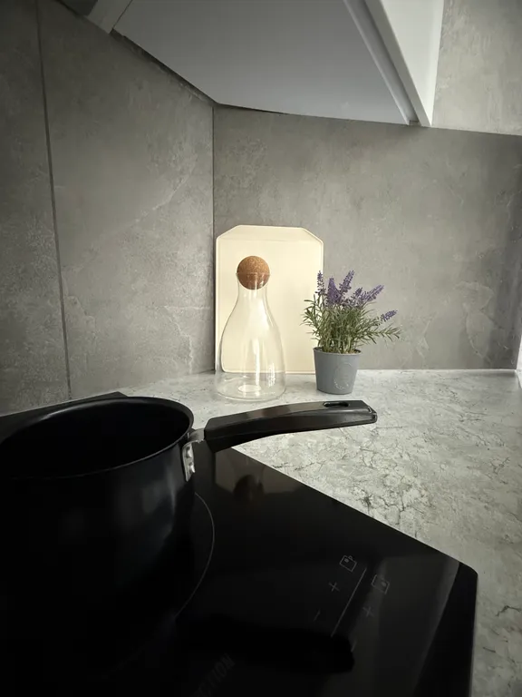 Красивая квартира с панорамным видом на Волгу