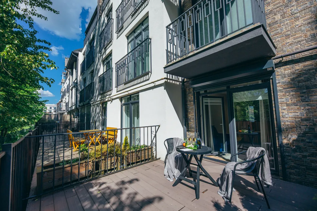 Двухкомнатная квартира с террасой у моря