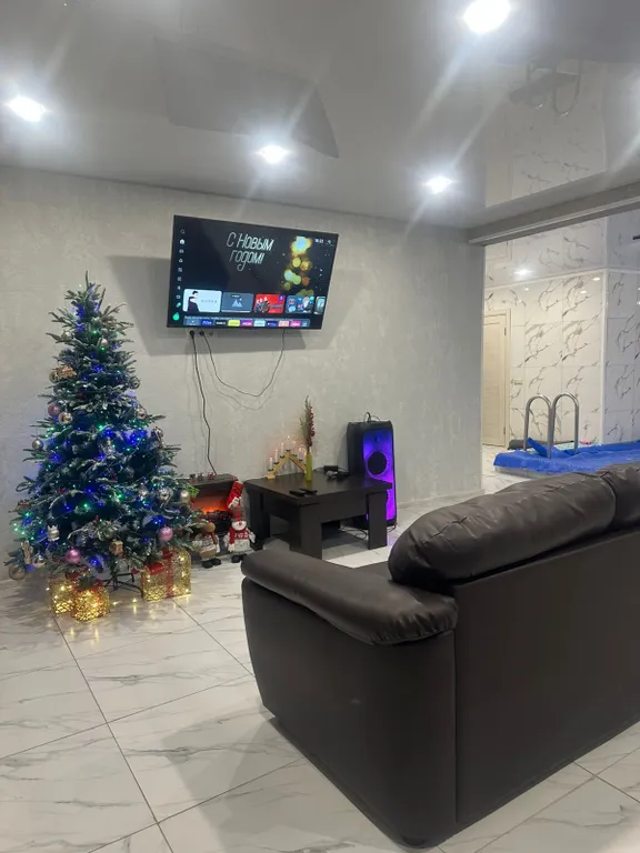 Дом с теплым бассейном и баней