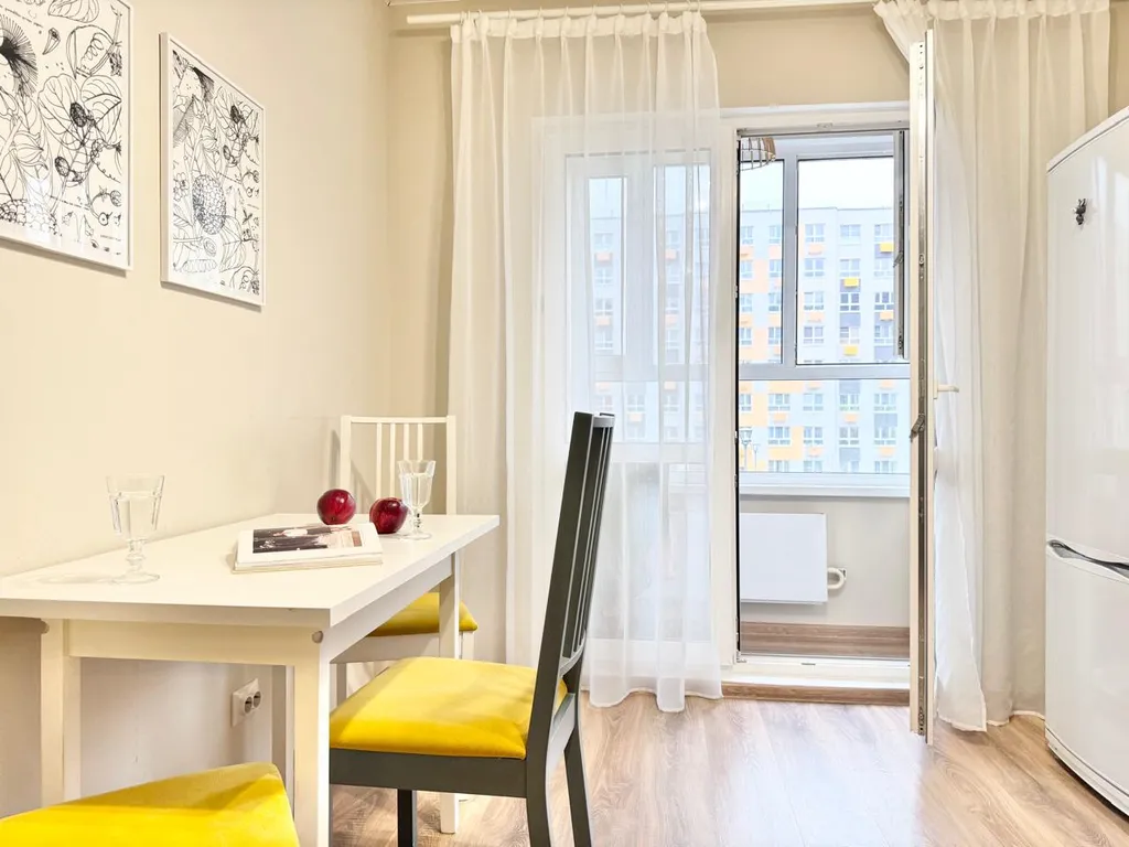 Светлая квартира с балконом