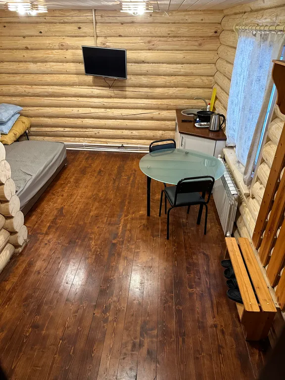 Дом семейный на озере в сосновом бору