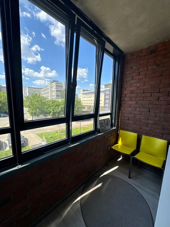 Просторная студия близко к центру