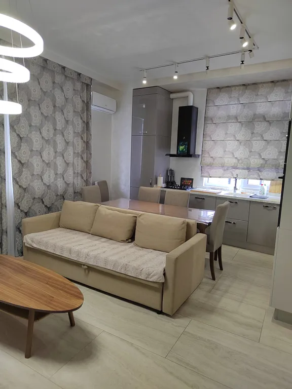 Первая линия моря, двухкомнатная квартира с евро ремонтом