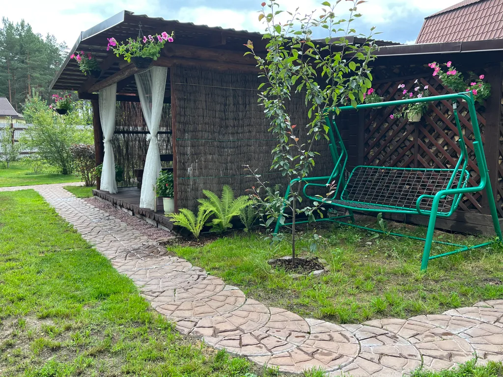 Коттедж Гостевой домик в Сосновом бору — Деревянное