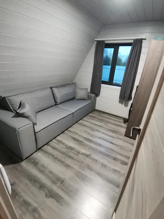 Треугольный дом шалаш в стиле Афрейм