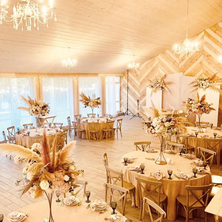 Коттедж с панорамным банкетным залом