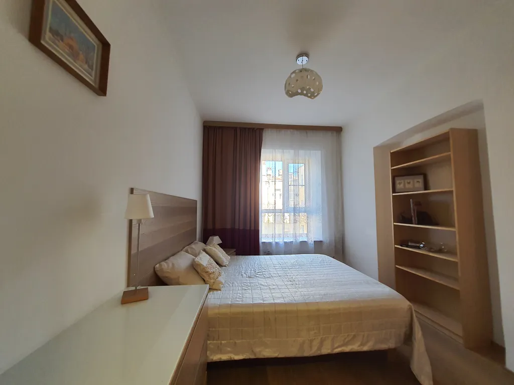 Квартира в 7 минутах от Невского: 3 спальни и парковка