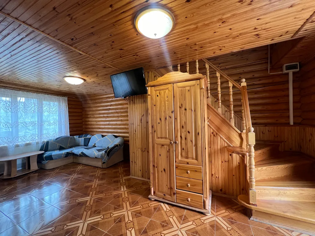 Сруб в Ялте c бассейном и сауной