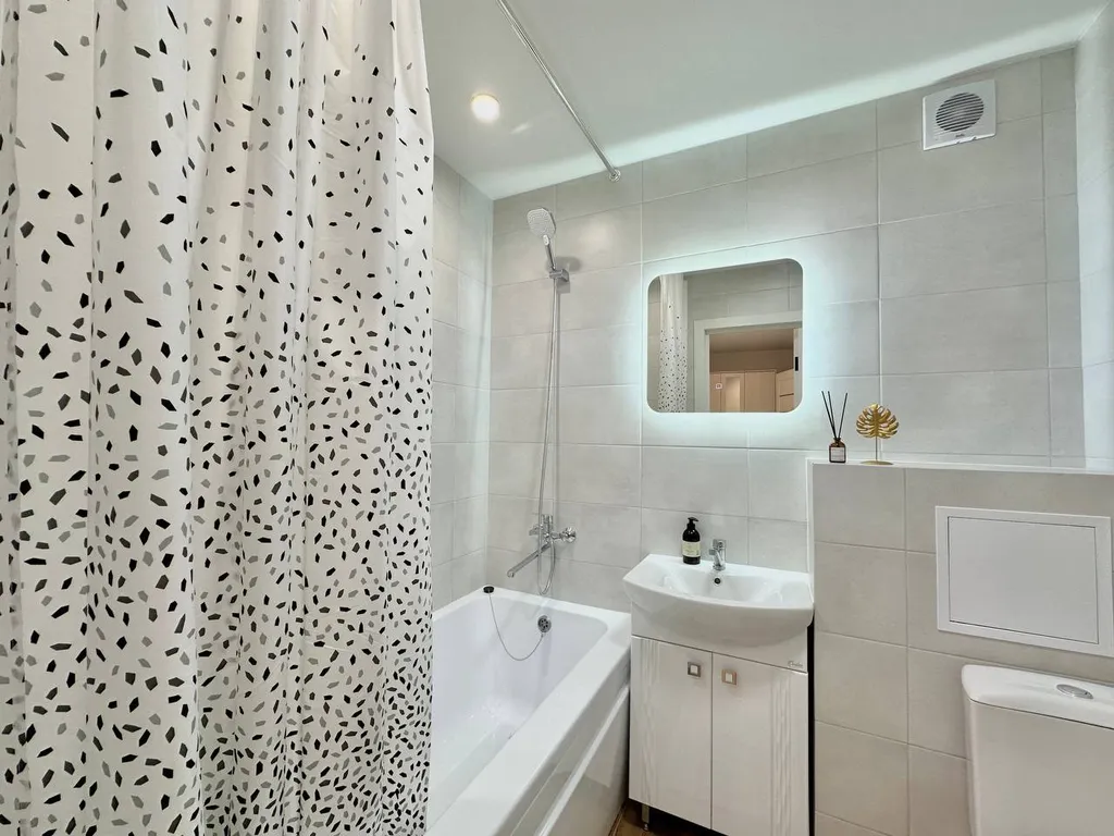 Рядом с Реадовским парком