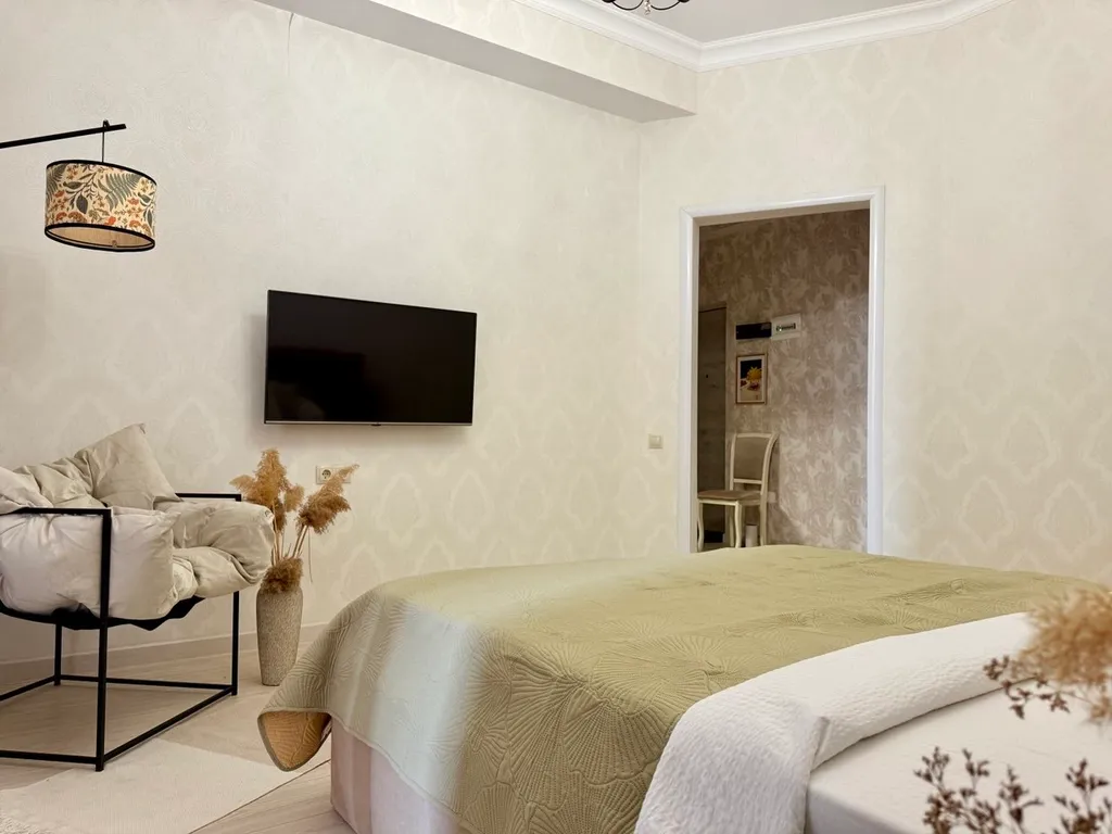 Уютная двухкомнатная квартира у моря и центра