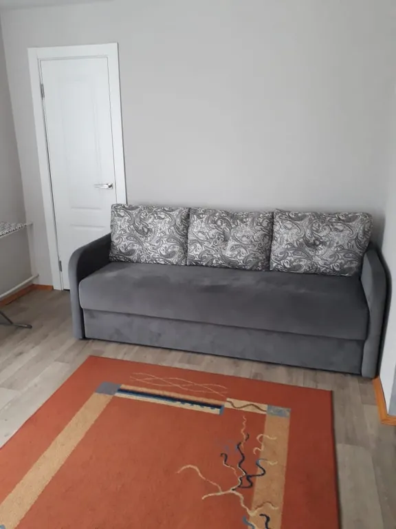 Уютный зелёный двор, окна на 2 стороны