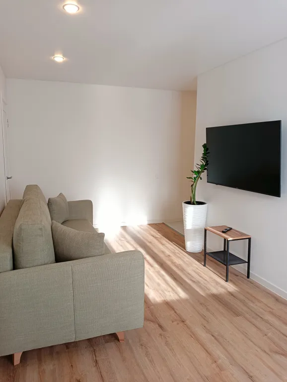 Двухкомнатная квартира в центре города с потрясающим видом из окна