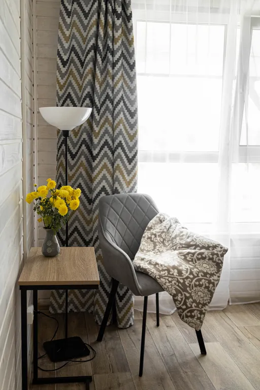 Уютный дом в деревне, в окружении природы и пении птиц. «Серый туман»