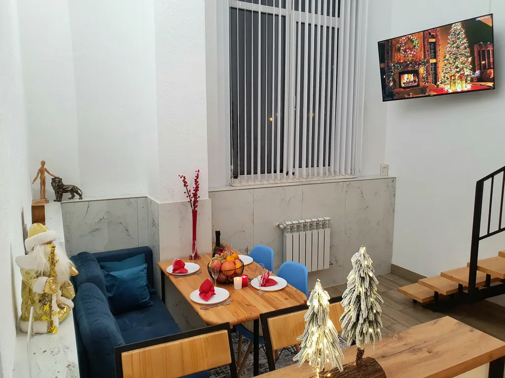 Комфортный двухуровневый апартамент в элитном комплексе Колизей