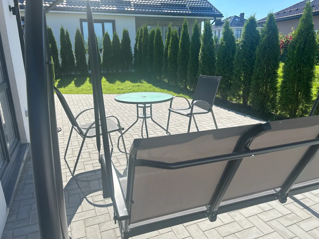 Домик в малине у моря