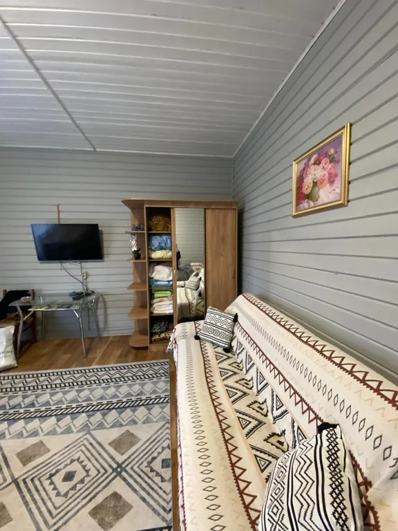 Уютный двухэтажный дом на берегу озера Селигер