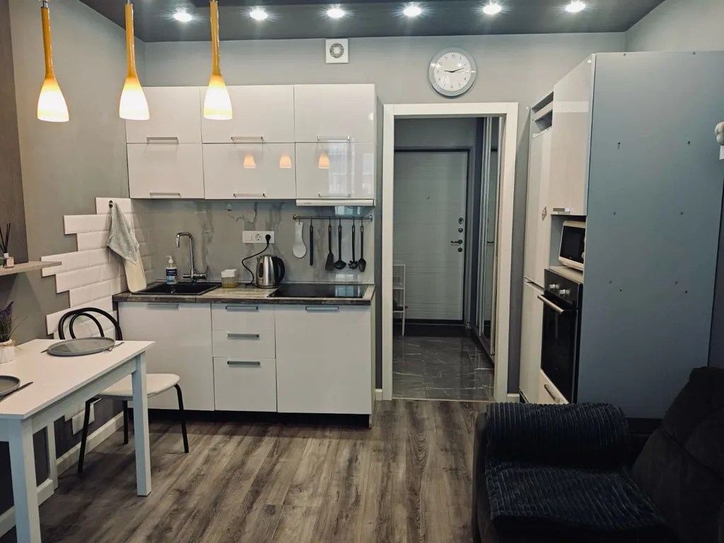 Квартира Студия- оттенки серого — аренда посуточно в Кудрово