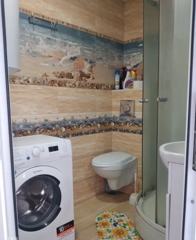 Небольшой домик в саду у моря Диамант