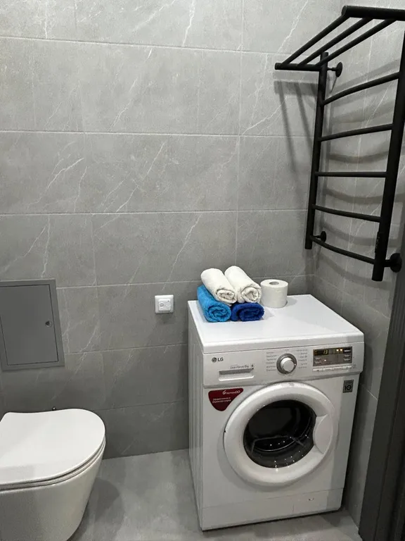 Стильная квартира с видом на лес