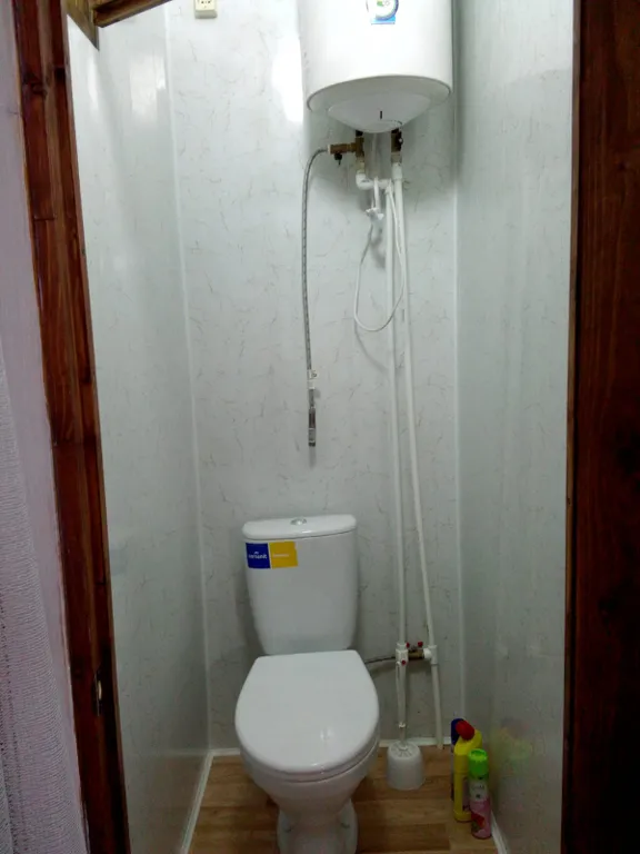 Уютный двухкомнатный домик в лесу