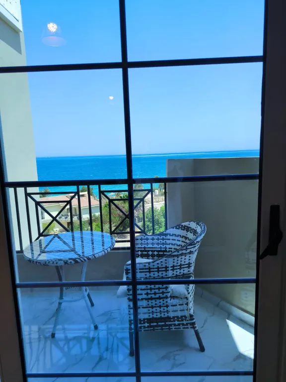 Уютная студия с видом на море и собственным пляжем