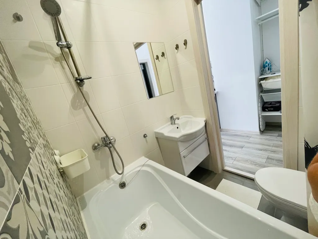 Тихая студия, балкон, лифт в корпусе, бассейн