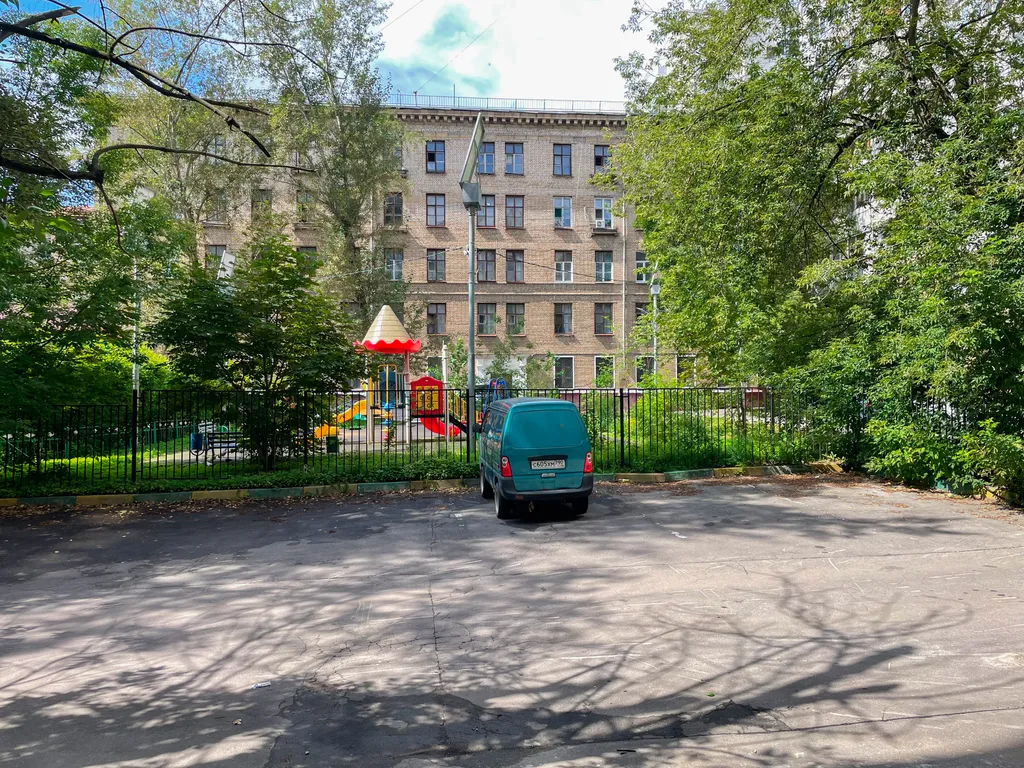 Квартира Квартира Стильная двухуровневая студия с отдельной кухней — Москва