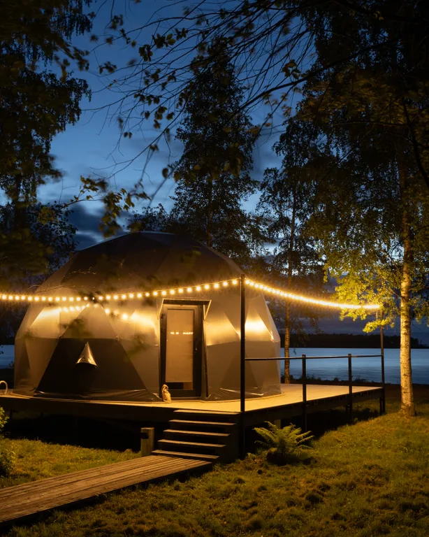 Сфера VIP с камином и купелью, с видом на море