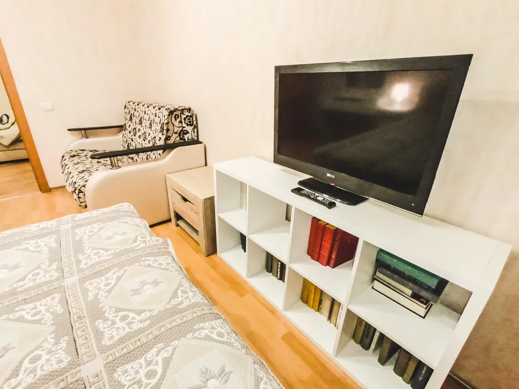 Трёхкомнатная квартира в центре на площади Ленина