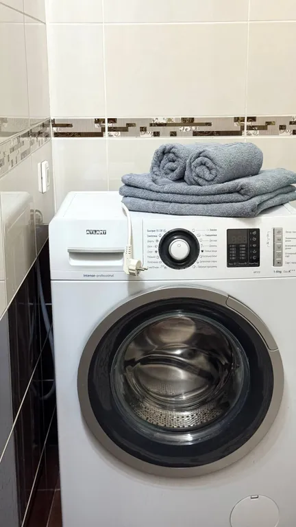 Семейная 2-комнатная квартира с детской кроваткой