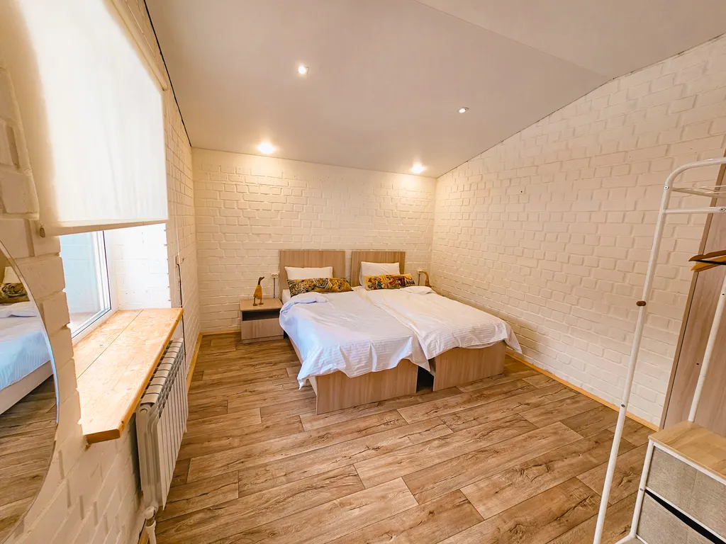 Просторный дом с баней и настольным теннисом в городе