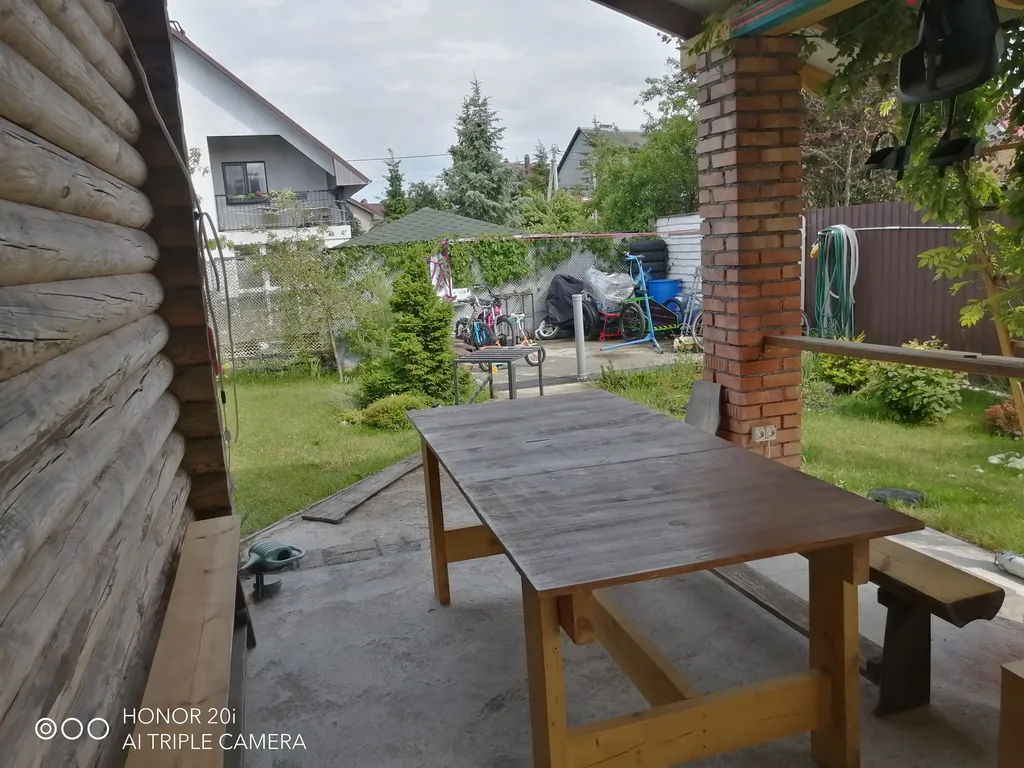 Дом из дерева у моря