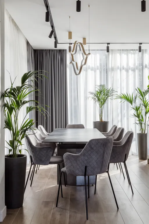 Дизайнерский трёхэтажный дом недалёко от моря