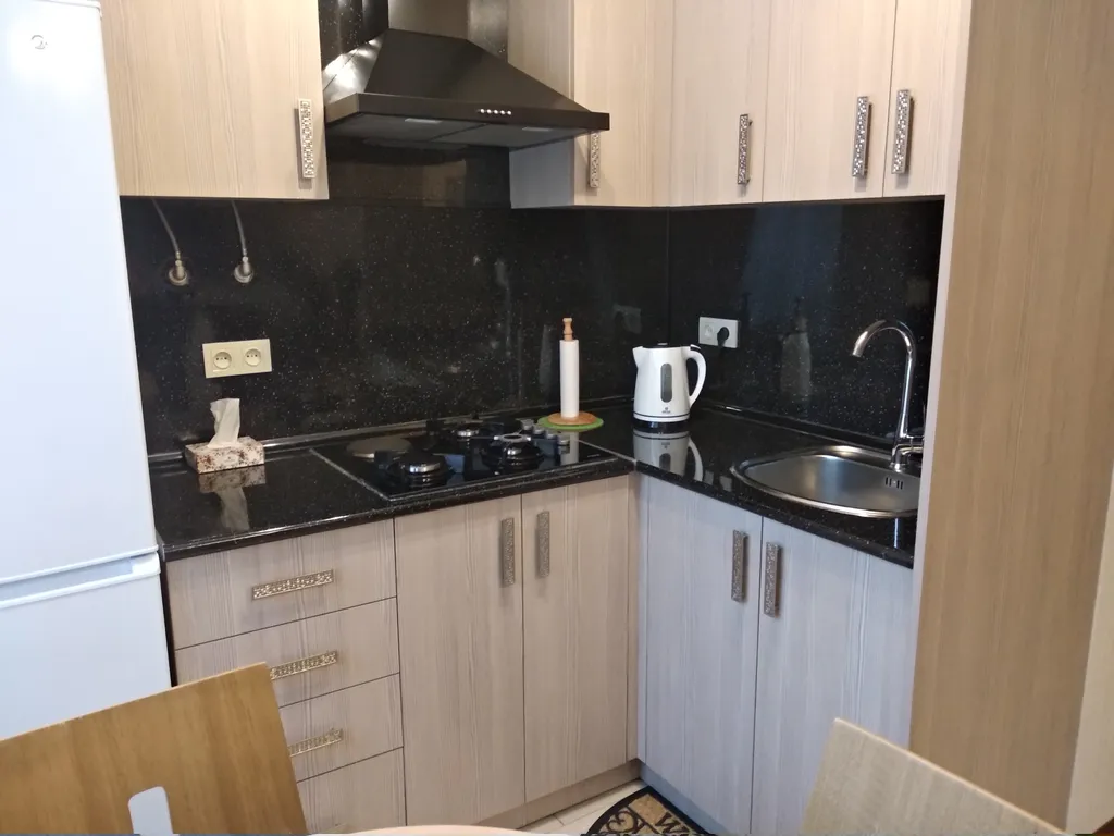 Уютная студия  с балконом в самом сердце Еревана