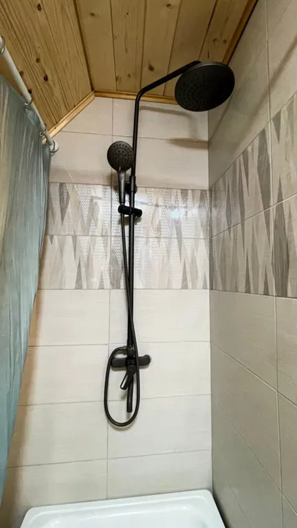 Двухэтажный дом в самом центре Софийской поляны