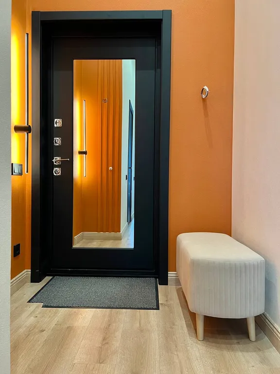 Стильная студия с выходом на кровлю ТЦ Галерея