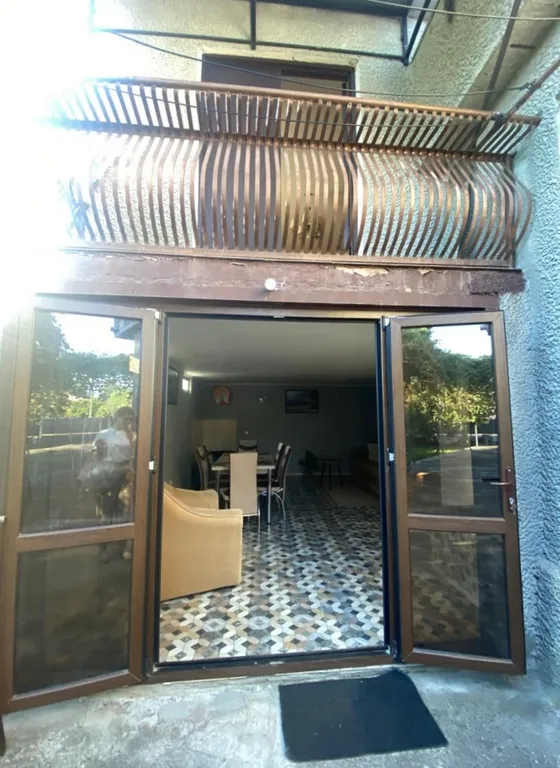 6-комнатный Дом